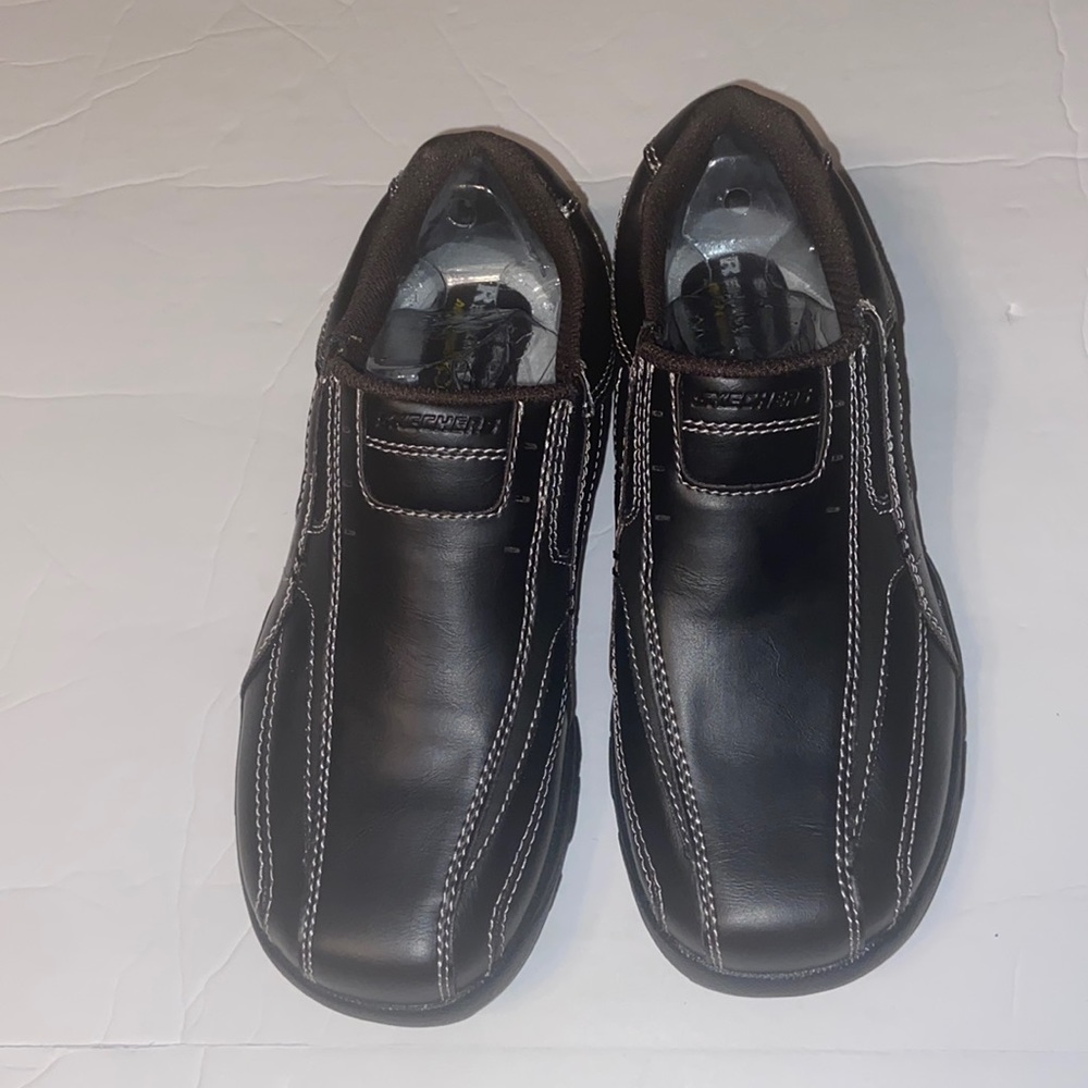 Skechers relaxed fit shoes. New without box size US 3